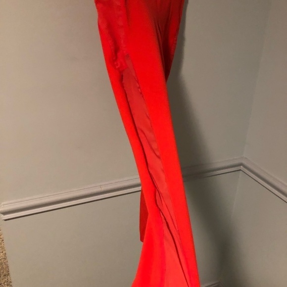 Fabletics On-the-go High Waisted Red Leggings Size Medium - Picture 7 of 13